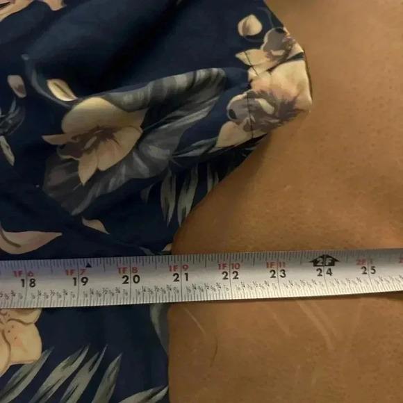 Island Classics Seapointe Collared Button Up Hawaiian Shirt Medium - Picture 9 of 9